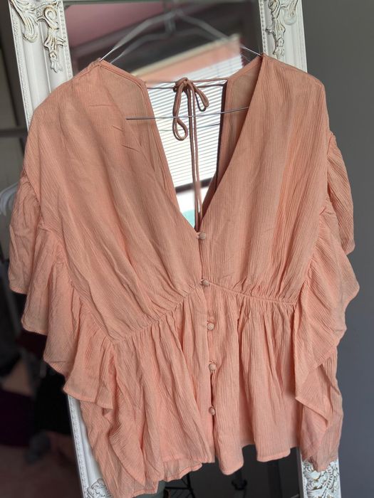 Дамски блузи с етикет