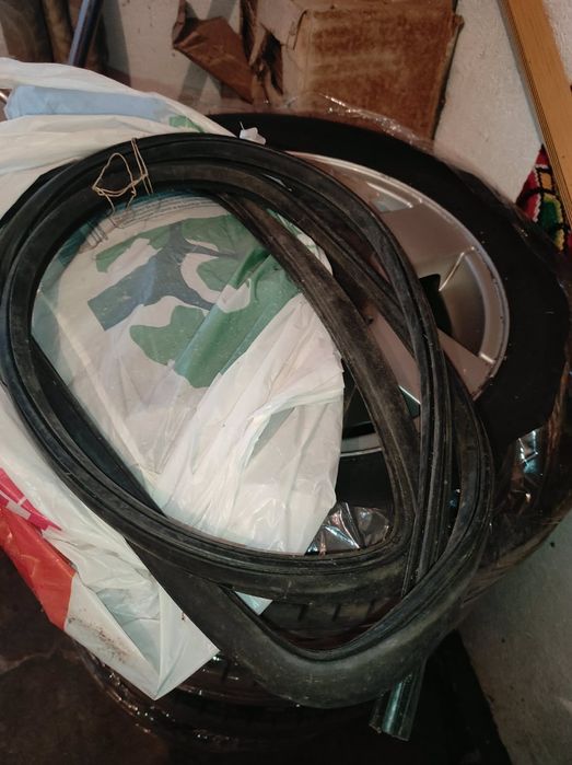 Уплътнение за стъкло и багажника  москвич  408