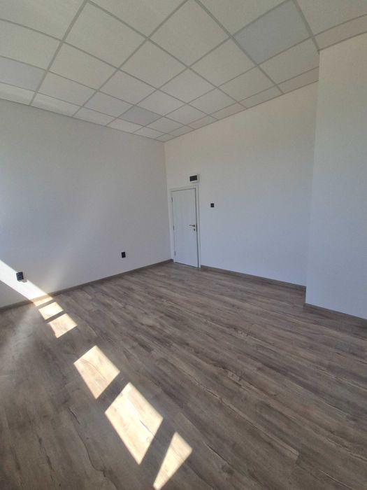 Дава се под наем Офис в Пловдив, Южен - 20 кв.м за 152 € - Снимка #1