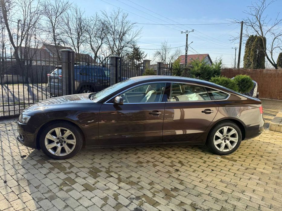 Audi A5 Sportback 2.0 TDI 2011 143 cp masina de familie