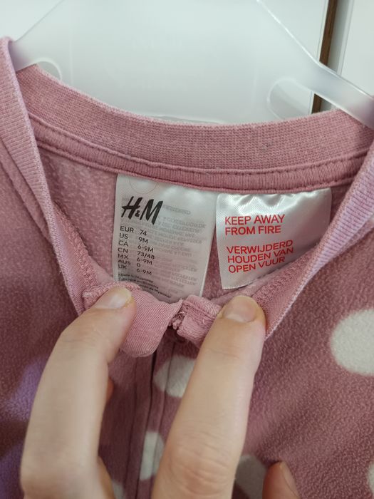 Două pijamale fleece cu fermoar H&M mărimea 74