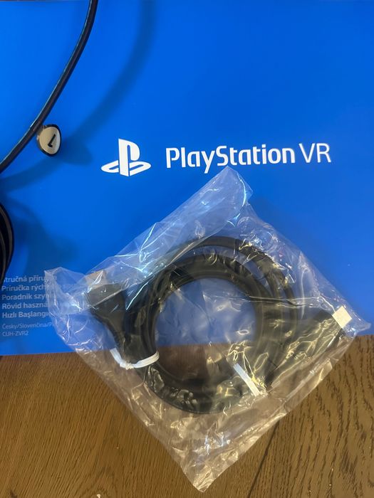 PlayStation VR PS4 Complete Bundle + Move Controllers + Aim Controller