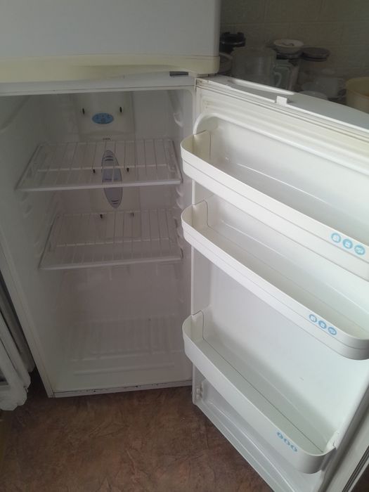Холодильник Б/у продам