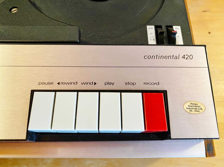Цена - 75€. Магнетофон PHILIPS - Continental 420 - 1966 г.