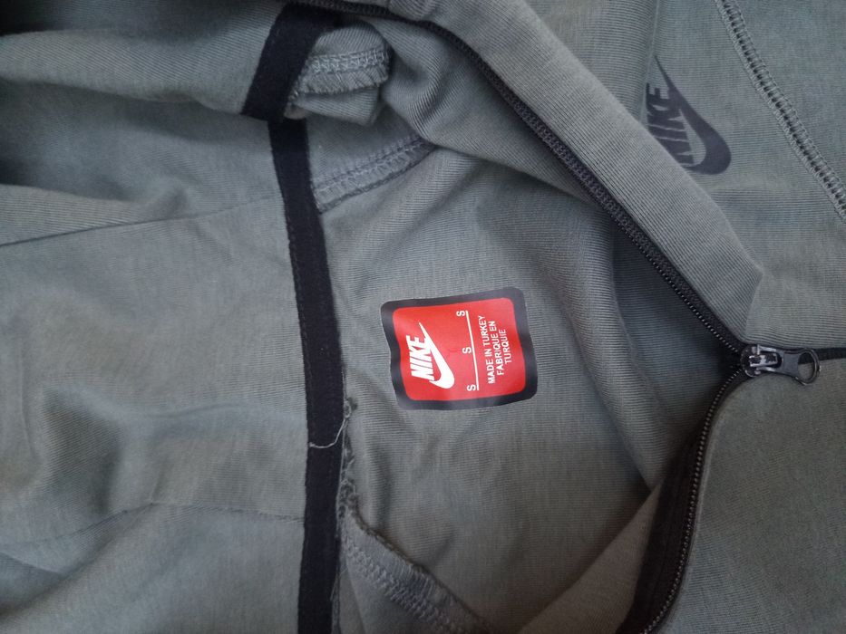 Комплект NIKE TECH,размер S,цена 50лв