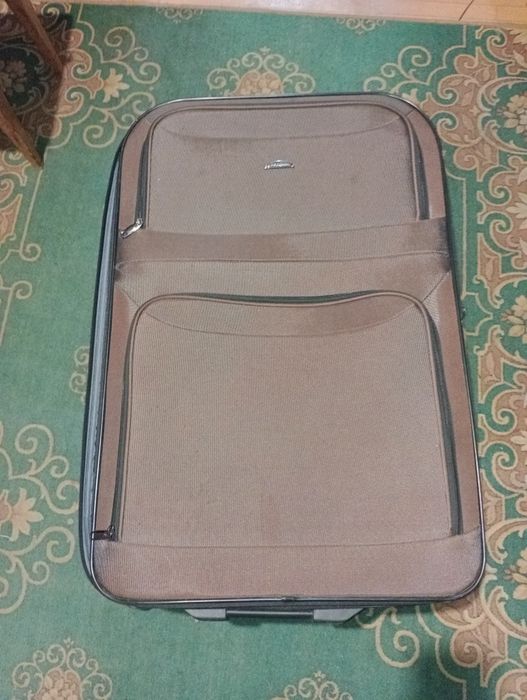 Большой дорожный чемодан