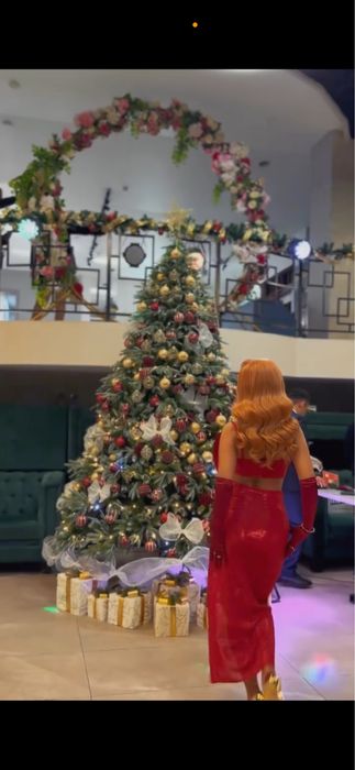 Платье новогоднее продам 2025