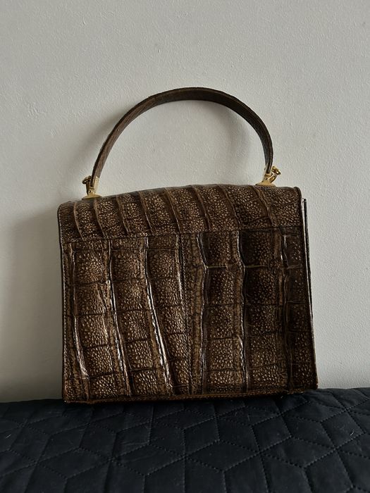 Дамска чанта от крокодилска кожа