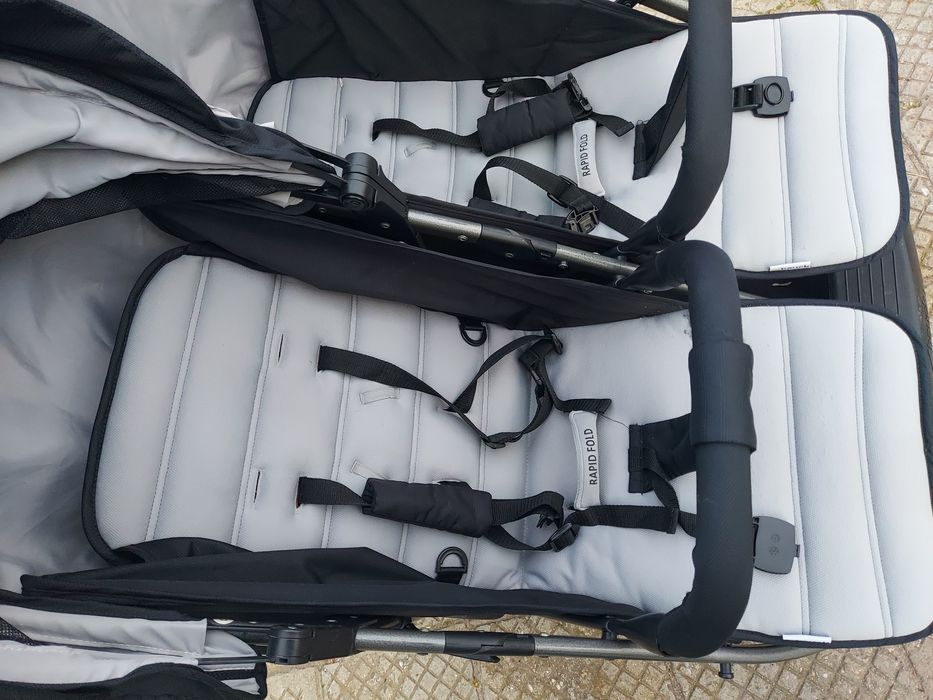 Количка за близнаци HAUCK