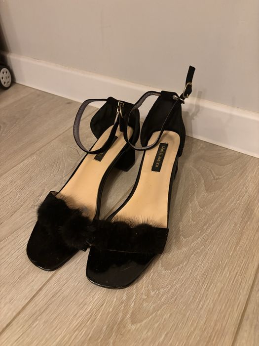 Продам женские туфли