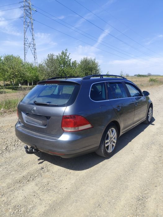 Vând WV Golf 5 variant.