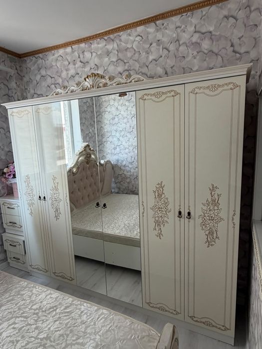 Спальный гарнитур