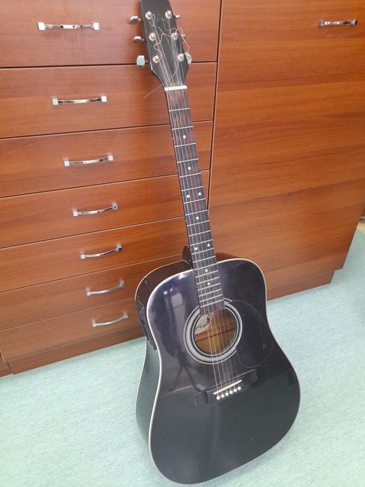 chitara acustica 4/4