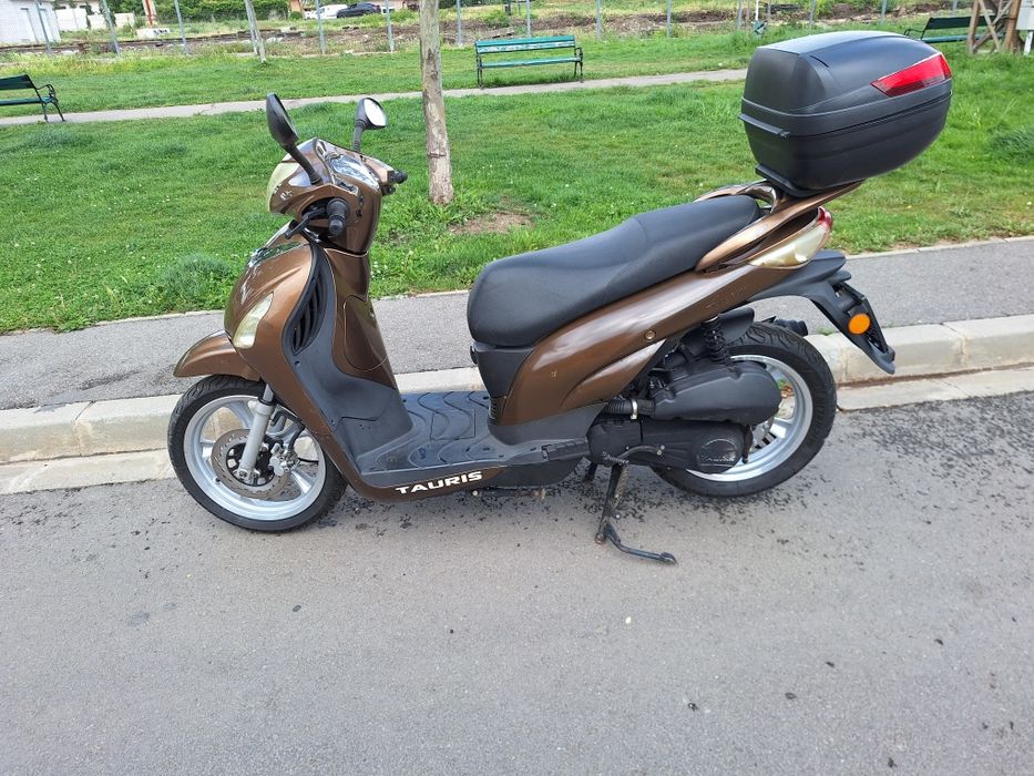 Scooter 125 Tauris Avienda