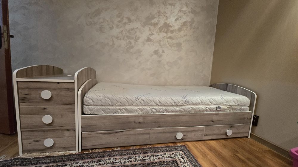 Детско легло 160/70  с матрак от мемори пяна и скринче