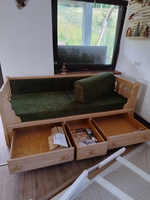 Canapea din lemn model rustic