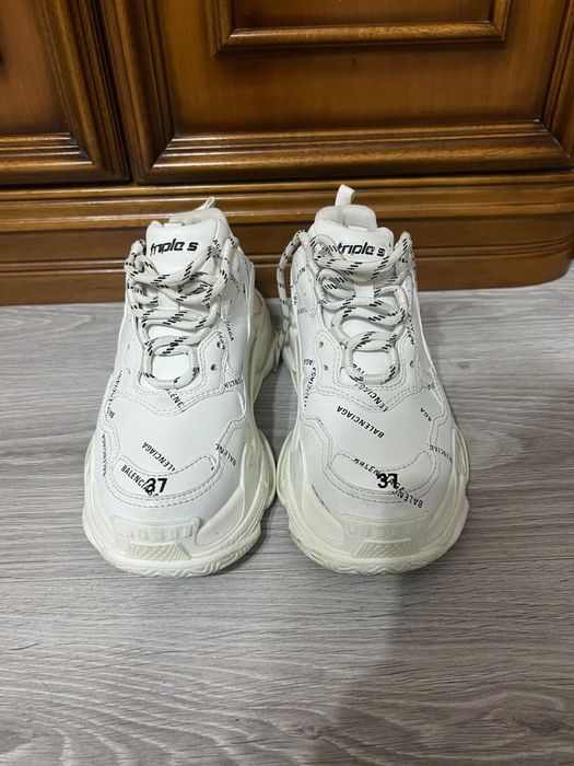 balenciaga triple s