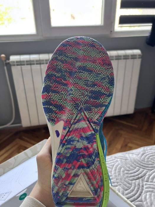 Баскетболни маратонки Nike: Сникърс Zoom Freak 5 и Lebron Witness 8