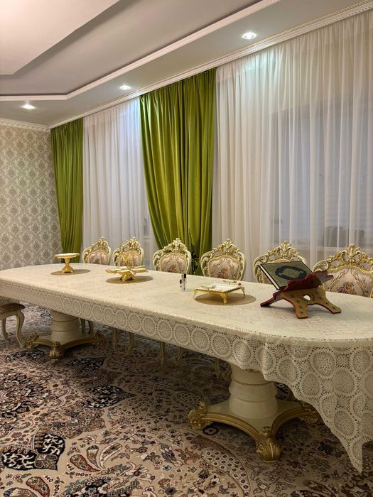 Стол гостиный из дуба