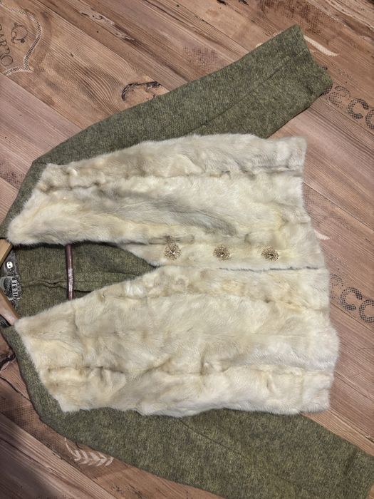 Късо палто бяла норка