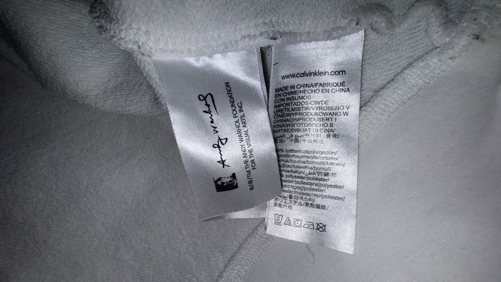 Продам оригинальную кофту Calvin Klein