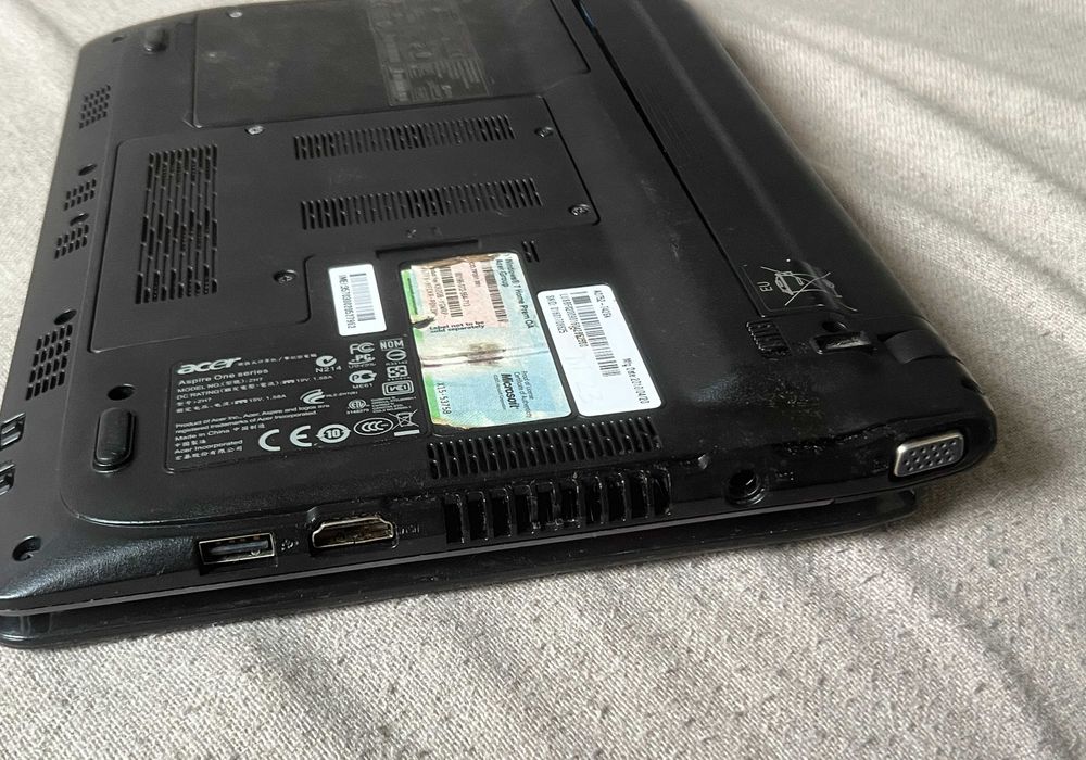 Acer Aspire One 752 ZH7 Celeron M743 3GB RAM Windows 10 Pro