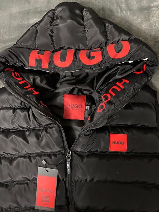 Vând vesta noua de barbati Hugo