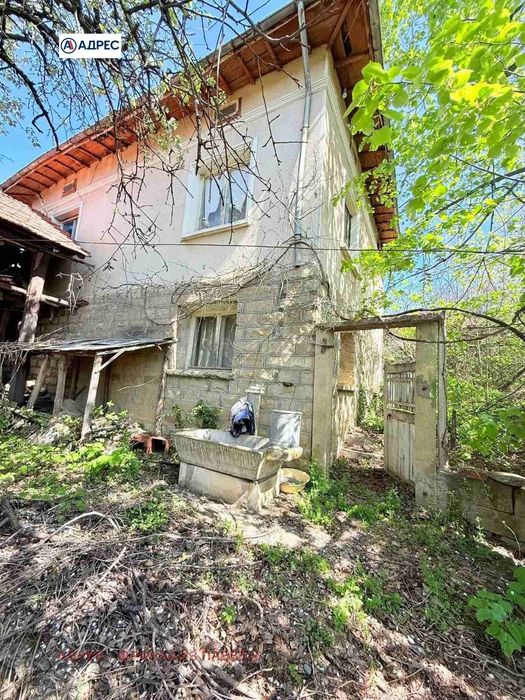 Къща в Враца, област-с.Синьо бърдо площ 144 цена 17000