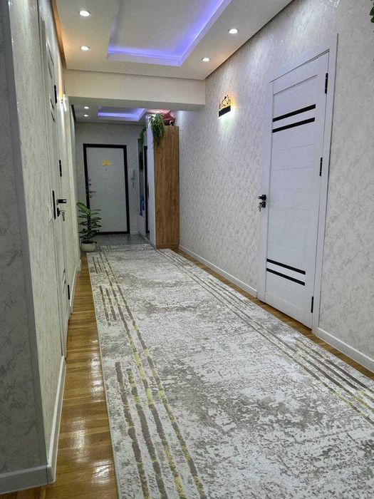 метро Космонавтов  3/9/9  МВД  123м²