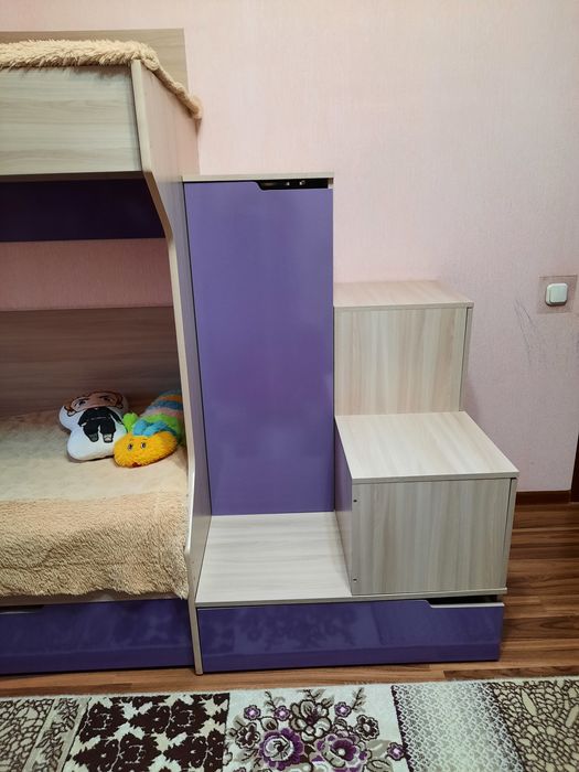 Двухярусная детская кровать