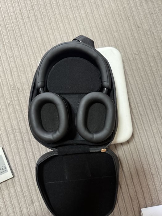 Наушники Sony WH1000HM5
