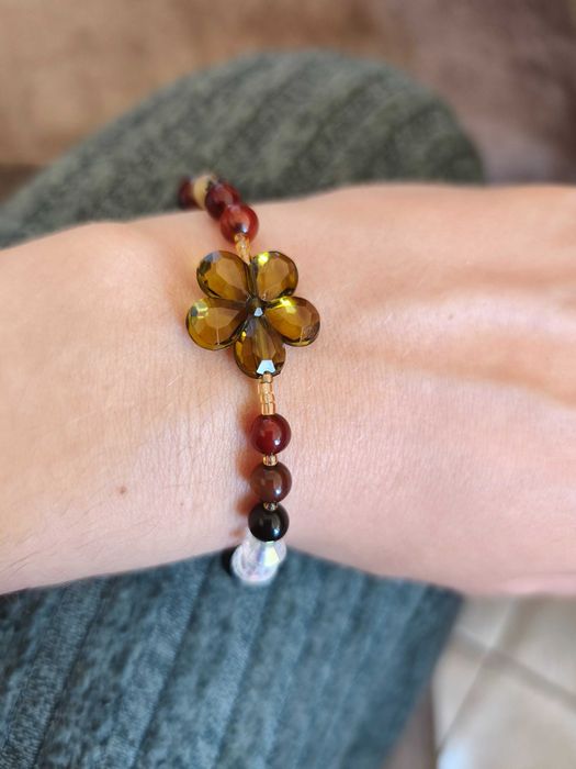 Гривна с карнеол