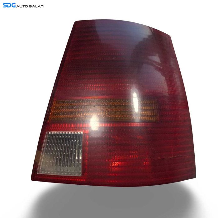 Stop Lampa Tripla Dreapta Volkswagen Bora Break Combi 1998 - 2005 Cod 1J9945096P ( Fisura in Coltul Dreapta Jos ) [L9960]