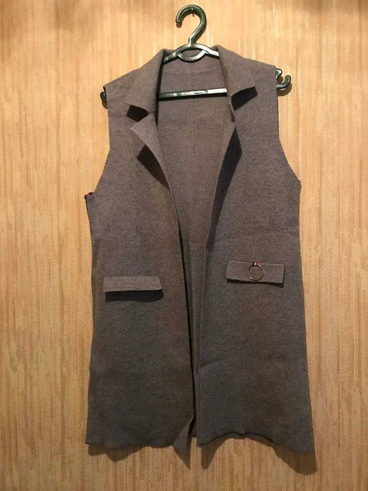 Продается жилет  шерстяной стильный