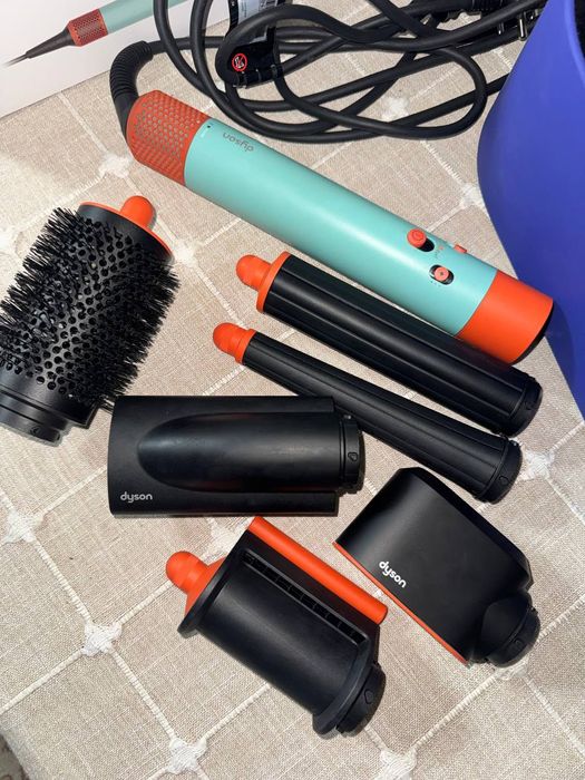 Продается фен Daison.