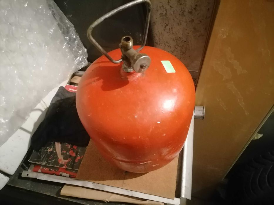 Продавам газова. Печка отоплителна печка