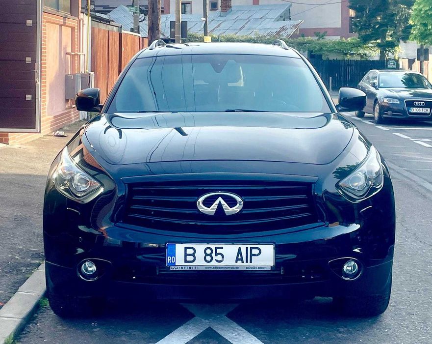 Infiniti QX 70 de vânzare + roți de iarnă