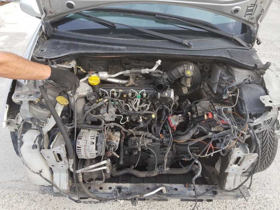Dezmembrez Renault Clio III 1.5 dci k9k-t7 86 cai euro 4