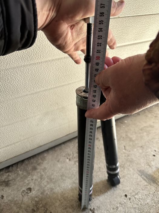 Продам амортизаторы nissan