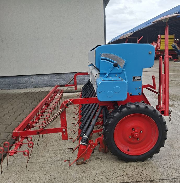 Semănător de păioase 3M  pe 25 rânduri