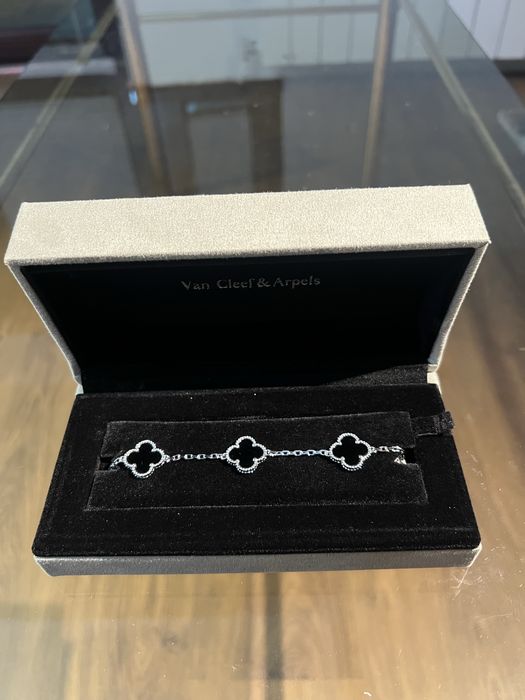 Van Cleef bracelet/ гривни 18 карата