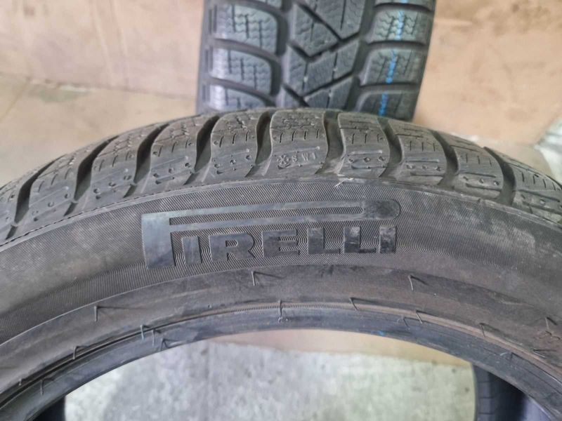 2 Pirelli R17 215/55
зимни гуми 
DOT4617