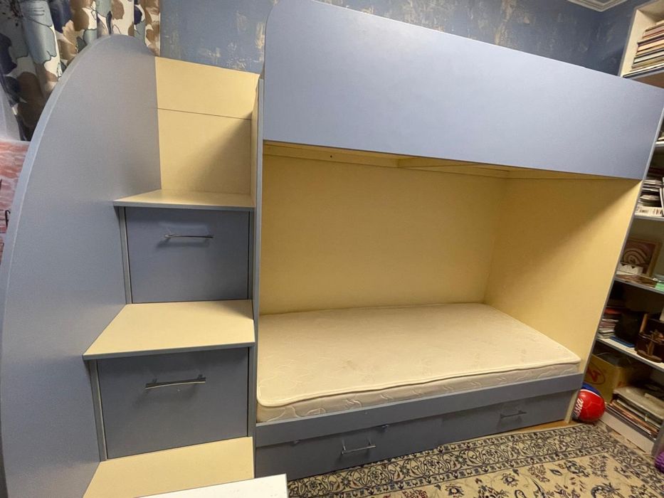 Кровать двухярусная