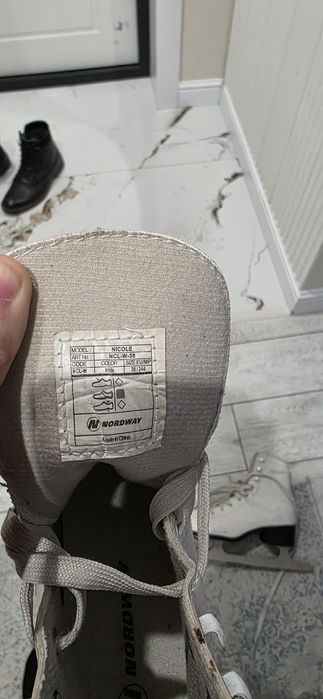 Коньки женские 38 размер