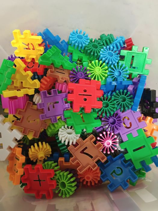 Конструкторы в коробке (за все 2000)