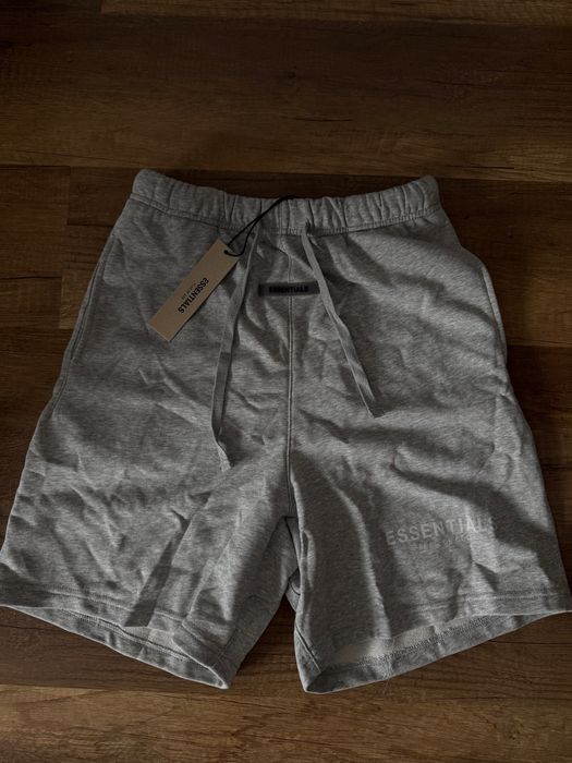 Pantaloni scurti gri Essentials