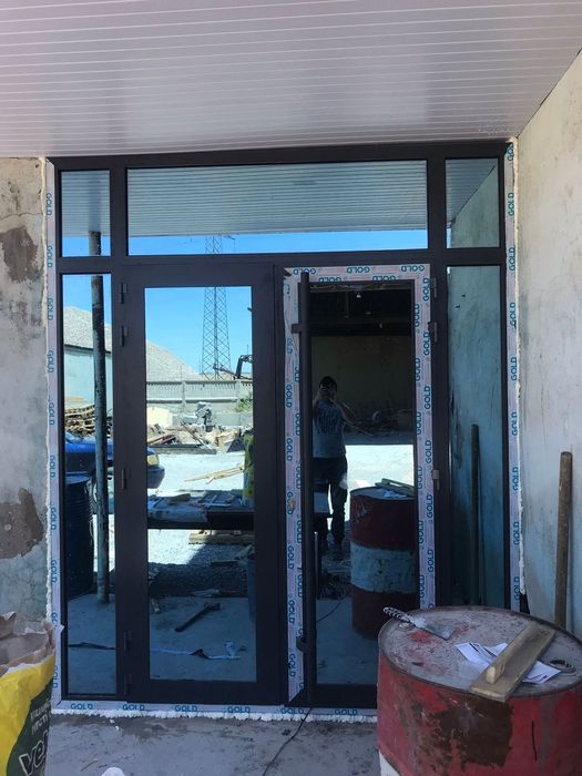 Алюминиевые двери и окна (витражи)