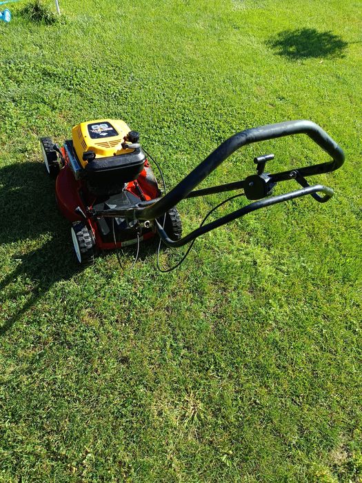Mașină tuns iarba Toro cu tractiune
