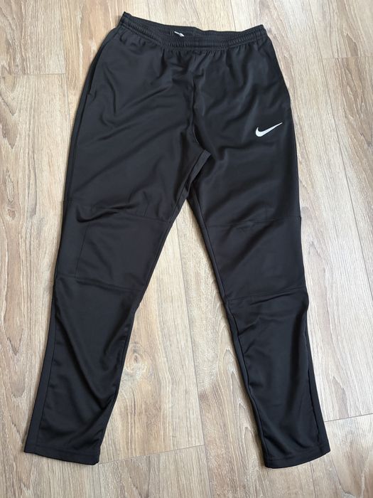 Долнище за момче Nike размер XL 158 - 170 см