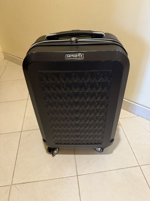 Чисто нов Samsonite куфар